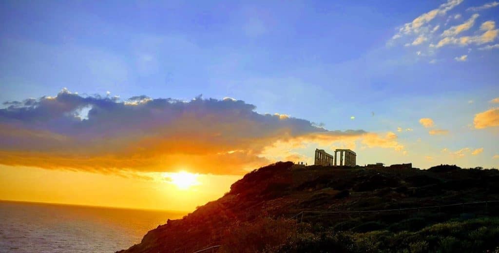 Discover the Top 5 Must-See Tourist Attractions in Athens